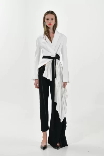 Peggy tuxedo jacket in off white + Black Size Medium
