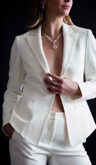 Chloe Blazer in white sz 20 - Image 3