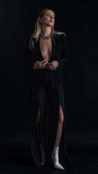 Chloe Blazer is black - Image 4