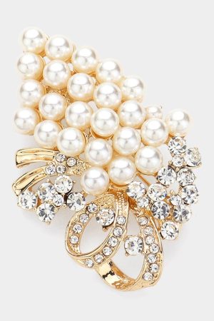 Pearl Grape Pin Brooch in gold