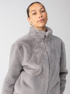 Lux Fur Coat Silver Fox- Large - Image 4