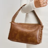 Jane Clutch in cognac