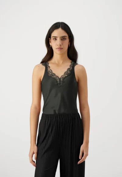 Salacy Tank Top - small