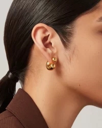 Tome Medium Hoops in gold - Image 2