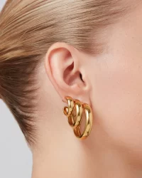 Staple Medium Hoop Earrings in gold - Image 2