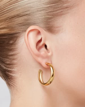 Staple Large Hoop Earrings in gold