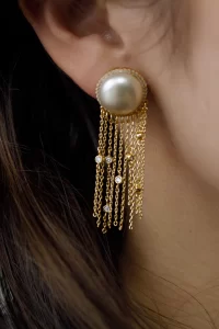 Pearl Earrings in gold