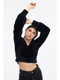 MARINA V-Neck Fuzzy Sweater in black – coming soon