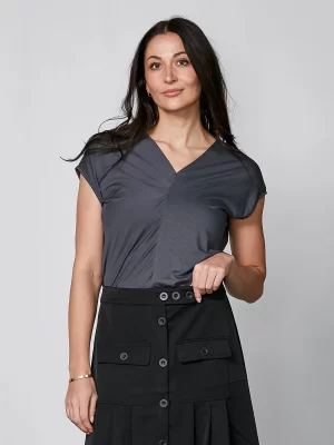 YASMI v-neck t-shirt IN DARK GREY