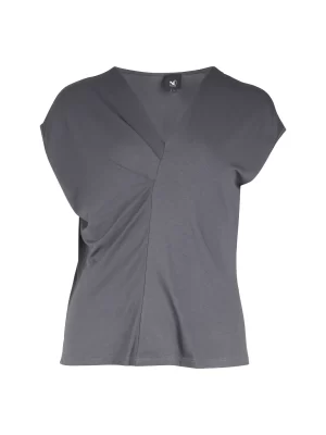 YASMI v-neck t-shirt IN DARK GREY - Image 6
