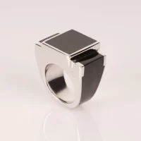 the Bague One Silver Ring - Image 3