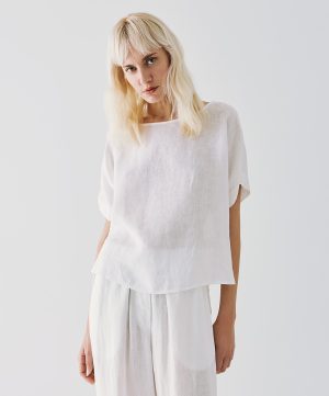 Furtado linen Top in white - coming soon