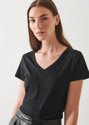 Ivy V-neck in black - Image 4