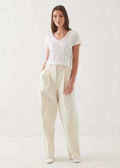 Ivy V-neck in White - Image 2