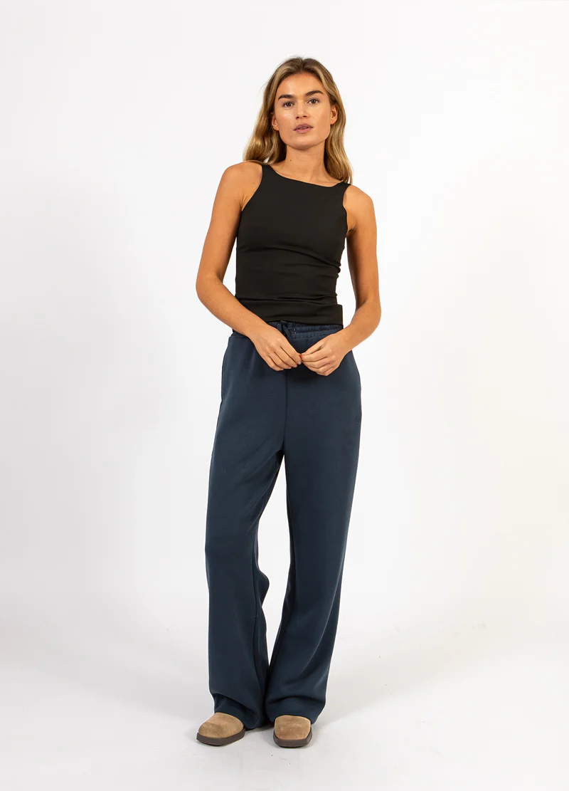 Vida Strap Top in black - Image 5