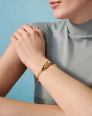 Portia Bangle in gold