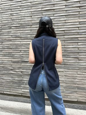 Lulu vest in navy - Image 2