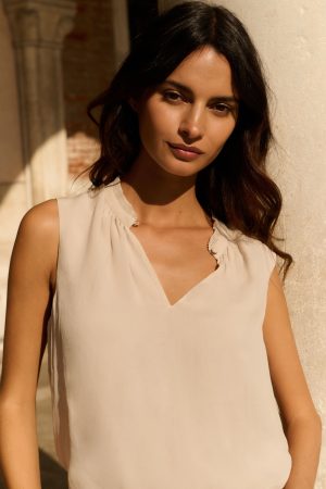 Bello Sleeveless Ruffle Top - Image 10