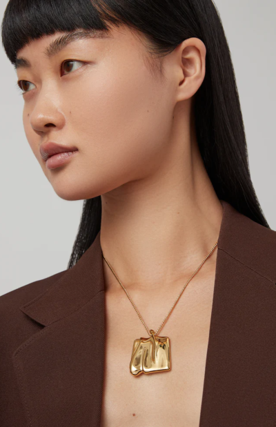 Sundra Pendant Necklace in gold