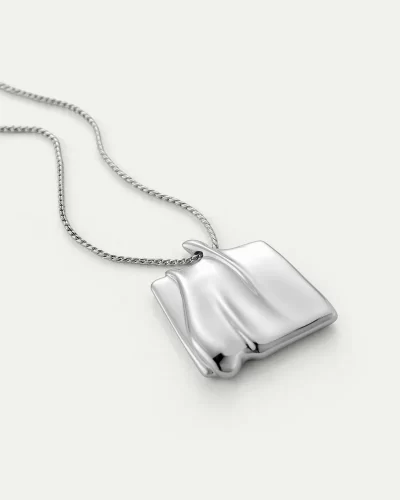 Sundra Pendant Necklace in silver - Image 3