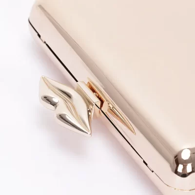 Tiffany Lip Metal Clutch in gold - Image 3