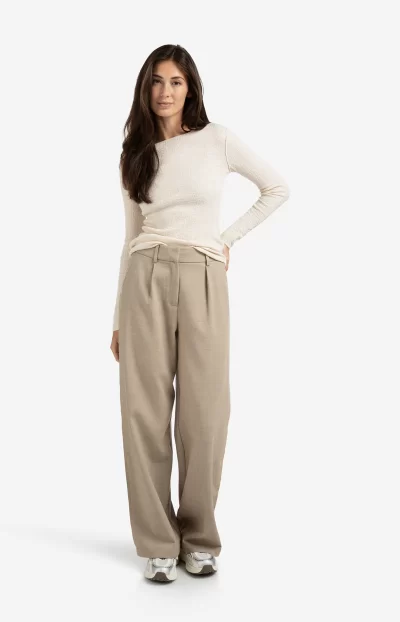 Taleen Fine knitted top in chalk - Image 4