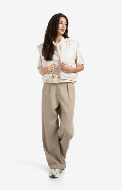 Camden Reversible Vest in beige - Image 5