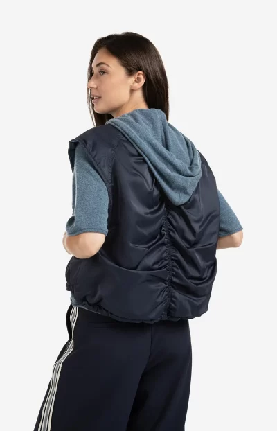 Camden Reversible Vest in inkwell blue - Image 3