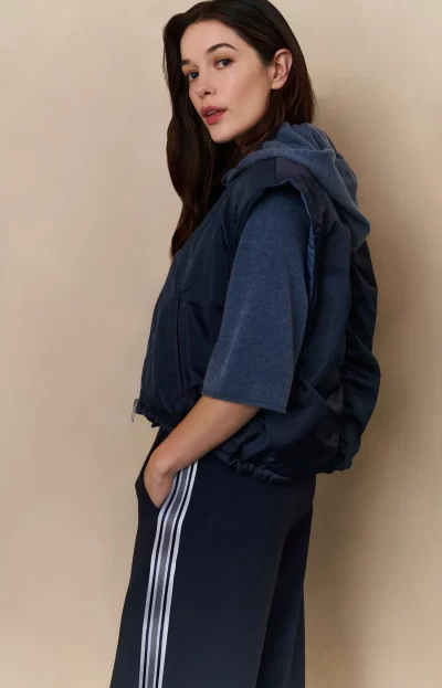 Camden Reversible Vest in inkwell blue - Image 6