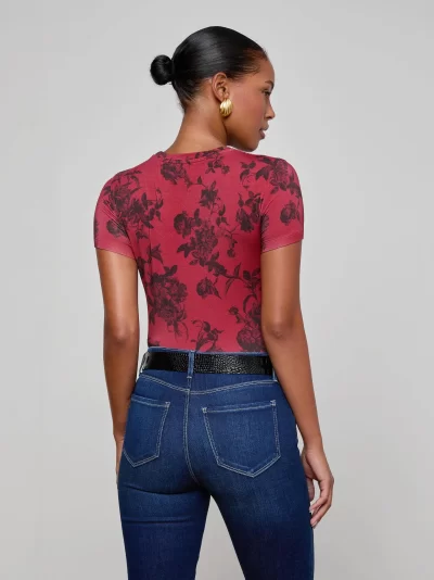 Ressi Fitted Tee in burgundy floral - Image 4