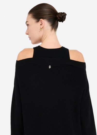 Brixley Pullover in Black - Image 4