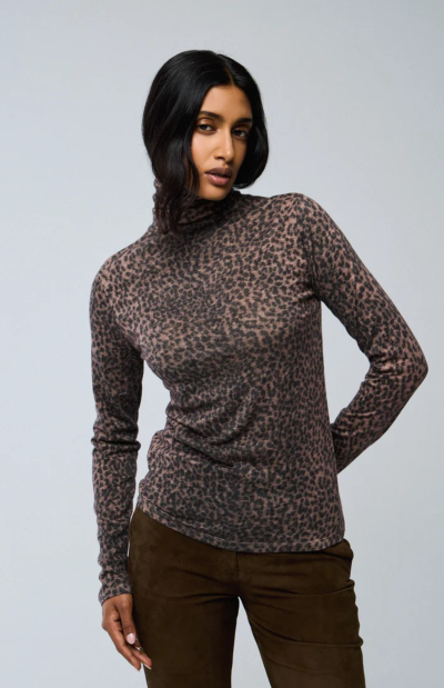 Bria Cashmere Turtleneck in rose wood