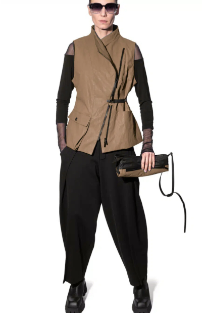 Evie Peplum Vest in beige - Image 2