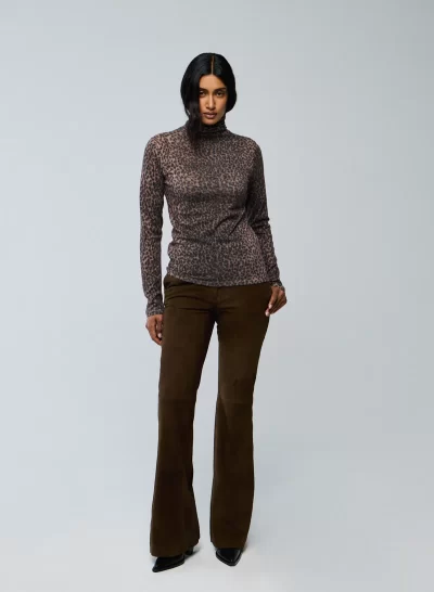 Bria Cashmere Turtleneck in rose wood - Image 3