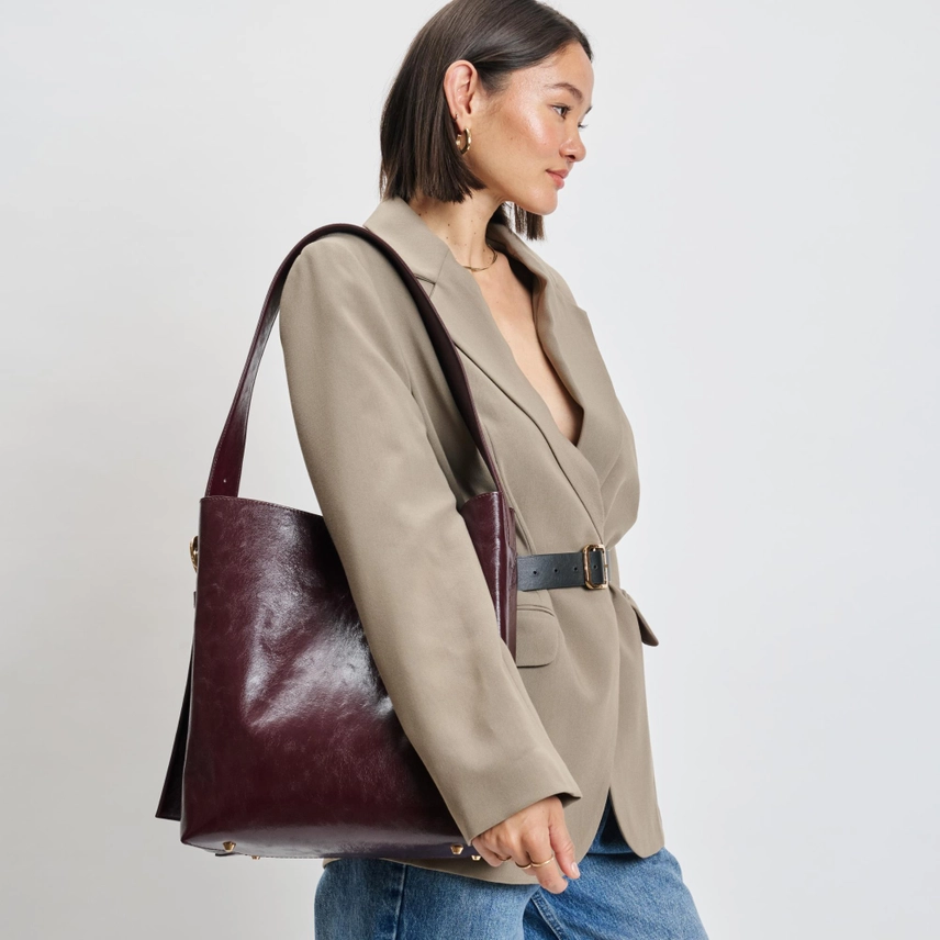 Brooke Bucket bag in burgundy - Image 8