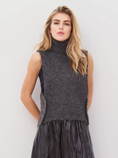 AGNES knit vest in brown - Image 5