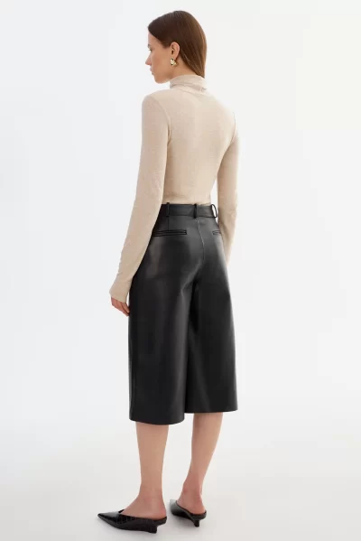 Lise Leather Shorts in black - Image 3