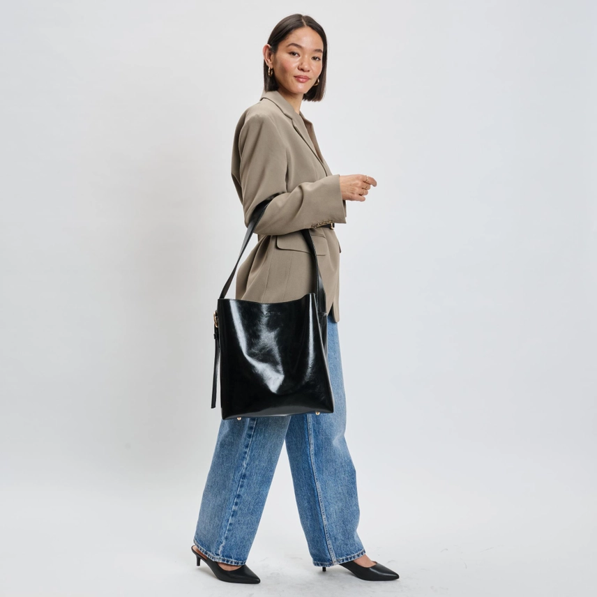 Brooke Bucket Bag in black - Image 8
