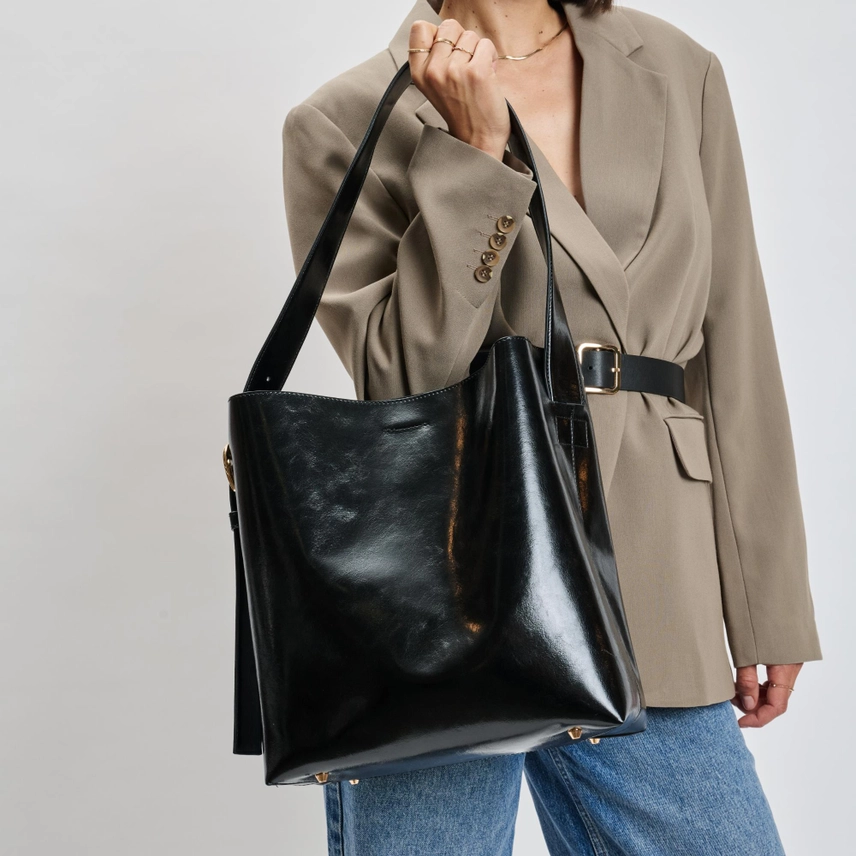 Brooke Bucket Bag in black - Image 6