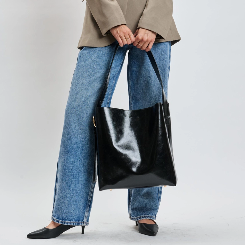 Brooke Bucket Bag in black - Image 7