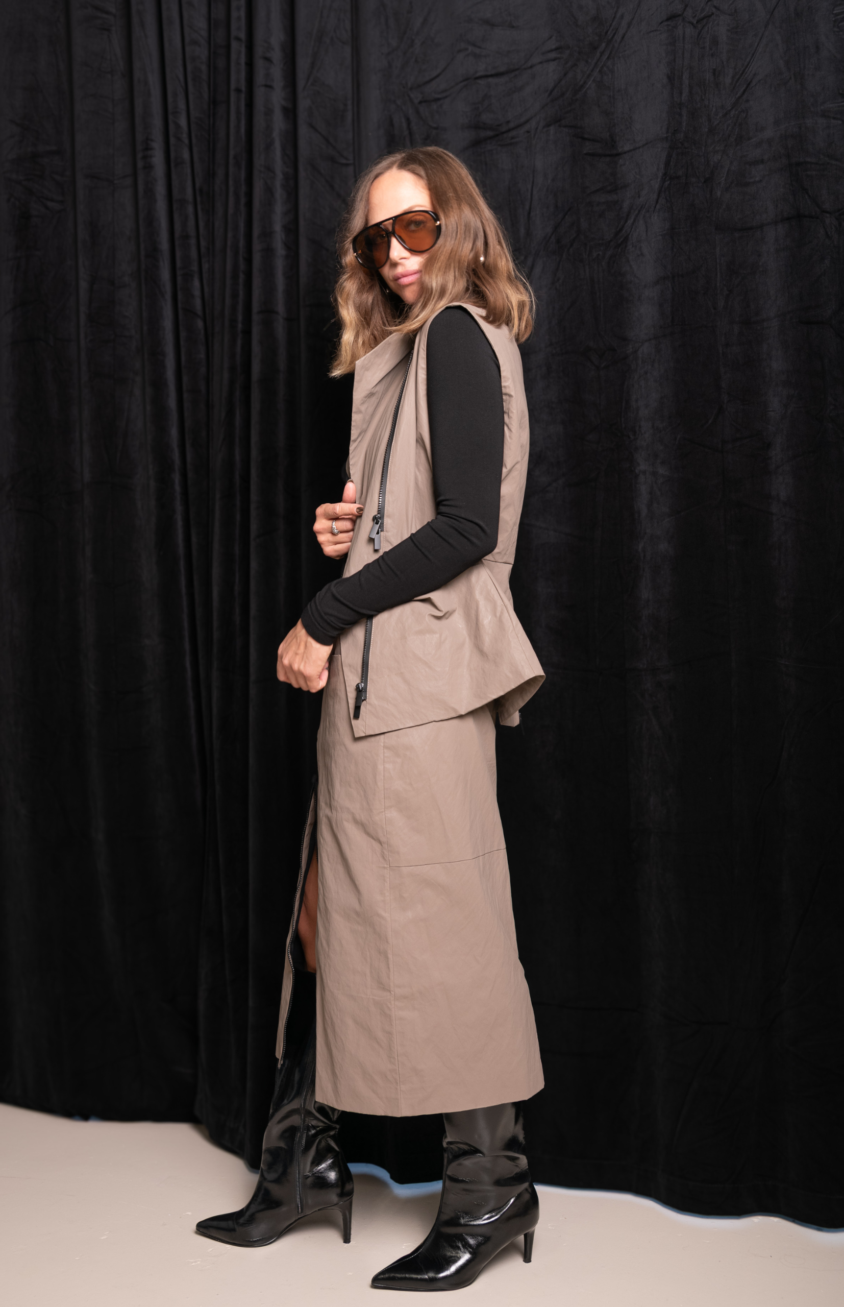 Evie Peplum Vest in beige - Image 4