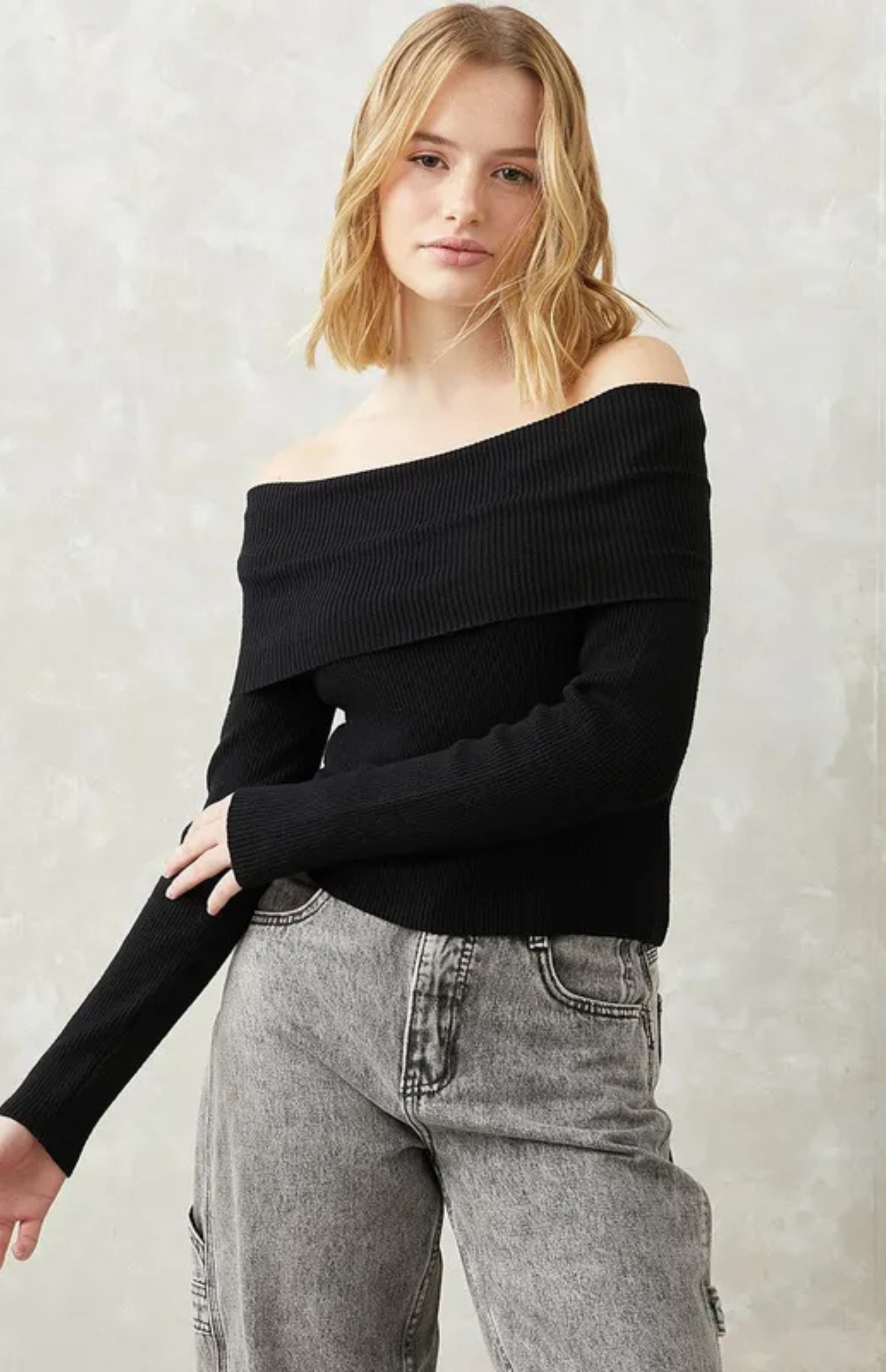 Kesha Off Shoulder Sweater black