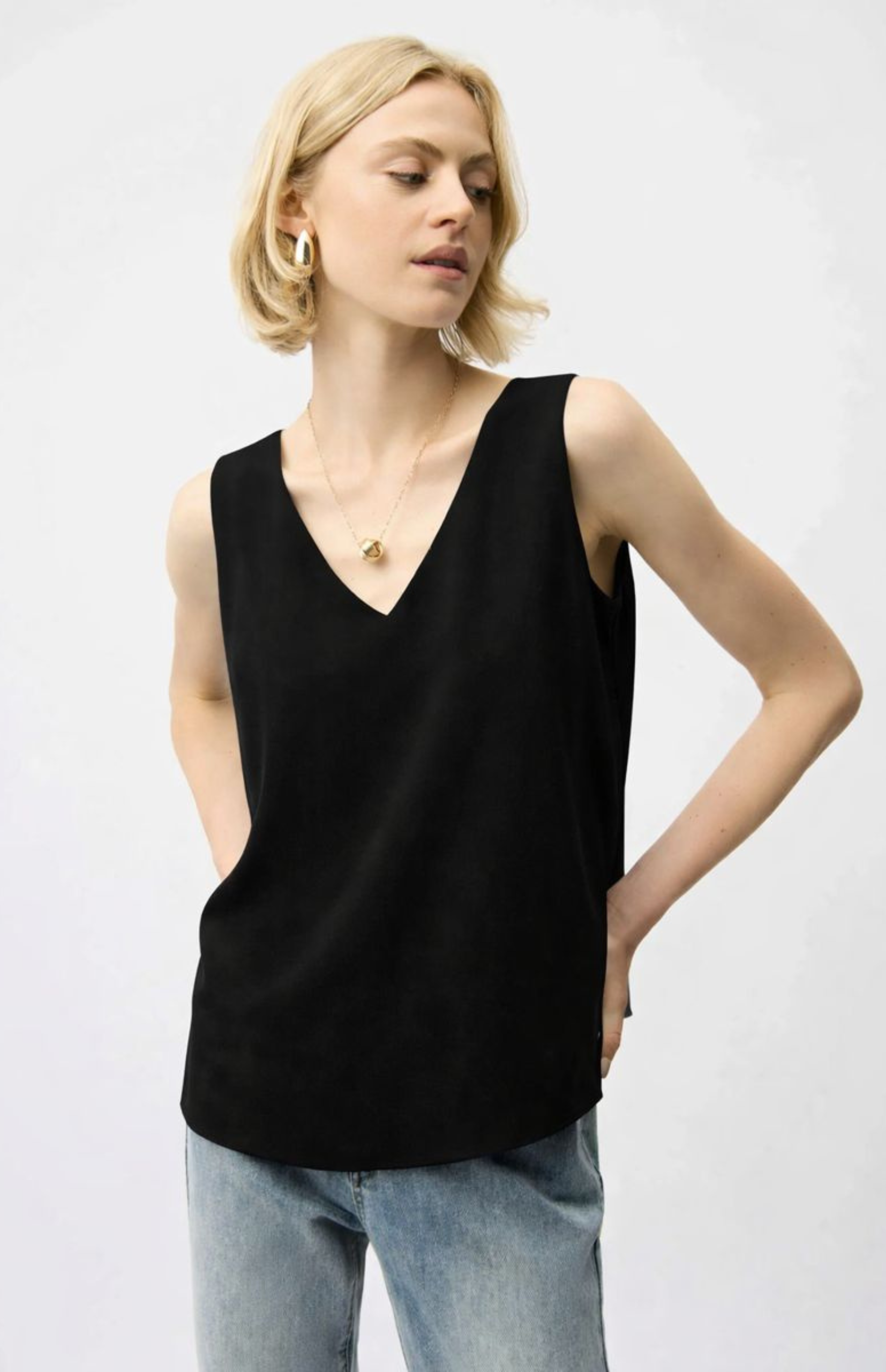 Bishop Tank Top in black