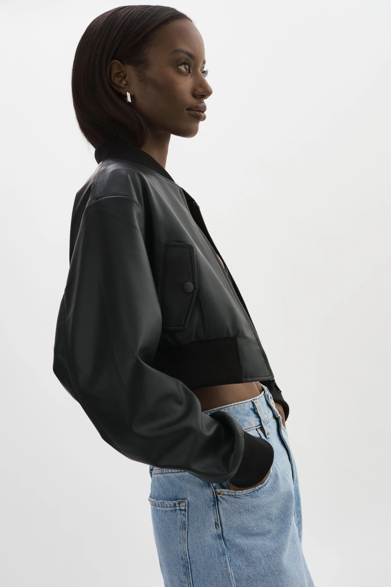 EVELIN Cropped Bomber in black large - Image 6
