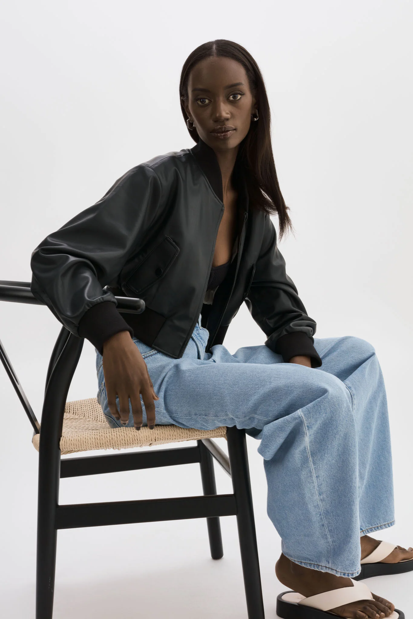 EVELIN Cropped Bomber in black large - Image 3