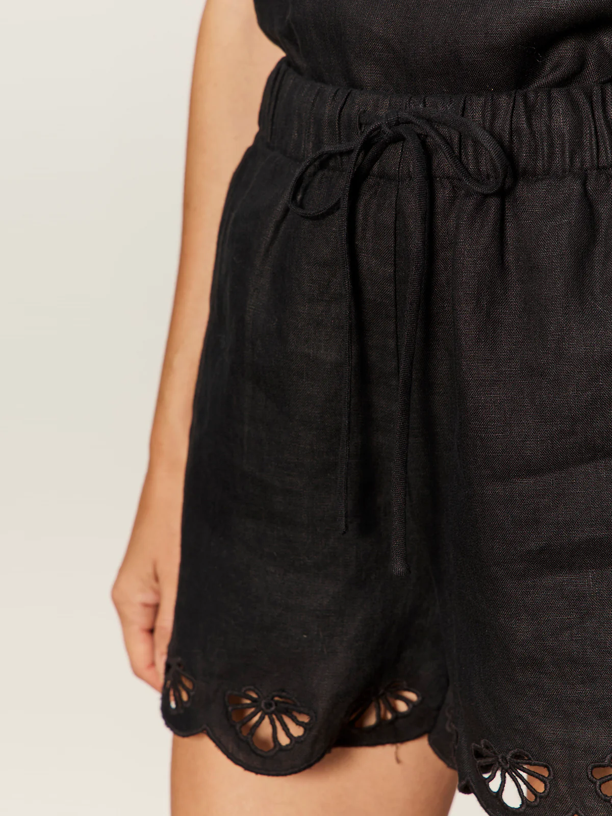 Fergie Almost There Linen Shorts - Image 2